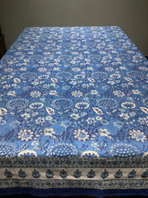 Load image into Gallery viewer, TAHIRA Table cover and Napkin Set