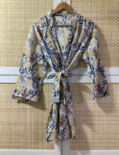 Load image into Gallery viewer, AAIMA Short Kimono