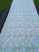 Load image into Gallery viewer, DISHA Table Cover and Napkin set