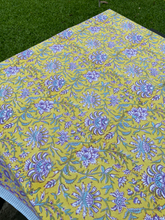 Load image into Gallery viewer, DAKSH Table Cover and Napkin set