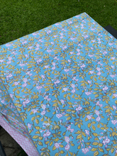 Load image into Gallery viewer, DISHA Table Cover and Napkin set