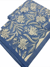 Load image into Gallery viewer, SATI Table Cover and Napkin set