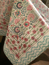Load image into Gallery viewer, SAANVI Table Cover and Napkins Set