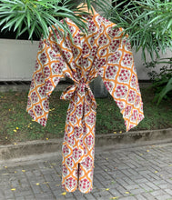 Load image into Gallery viewer, TABITHA Short Kimono