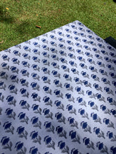 Load image into Gallery viewer, SUNDA Table Cover and Napkins Set