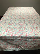 Load image into Gallery viewer, SAANVI Table Cover and Napkins Set