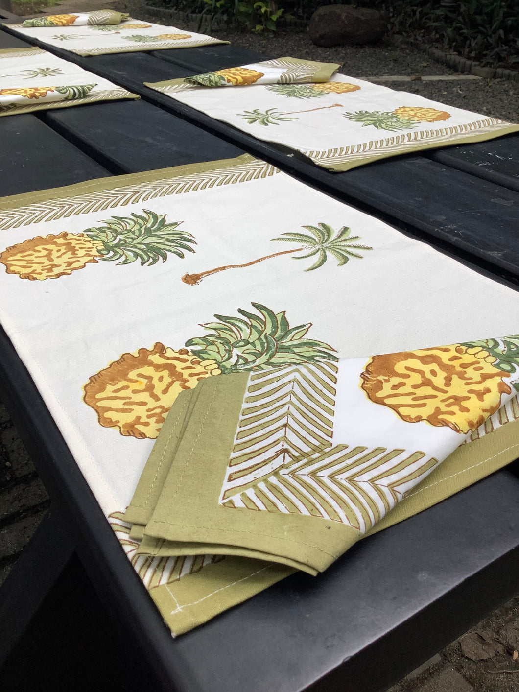 PINYA Placemat and Napkin Set