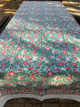 Load image into Gallery viewer, FARTHANI Table Cover
