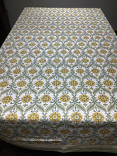 Load image into Gallery viewer, AGATHE Table Cover
