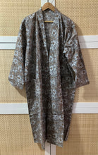 Load image into Gallery viewer, SHOIRA Long Kimono

