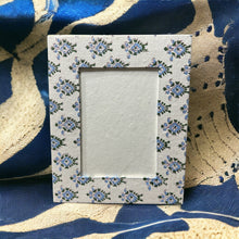 Load image into Gallery viewer, BREEZE Photo Frame
