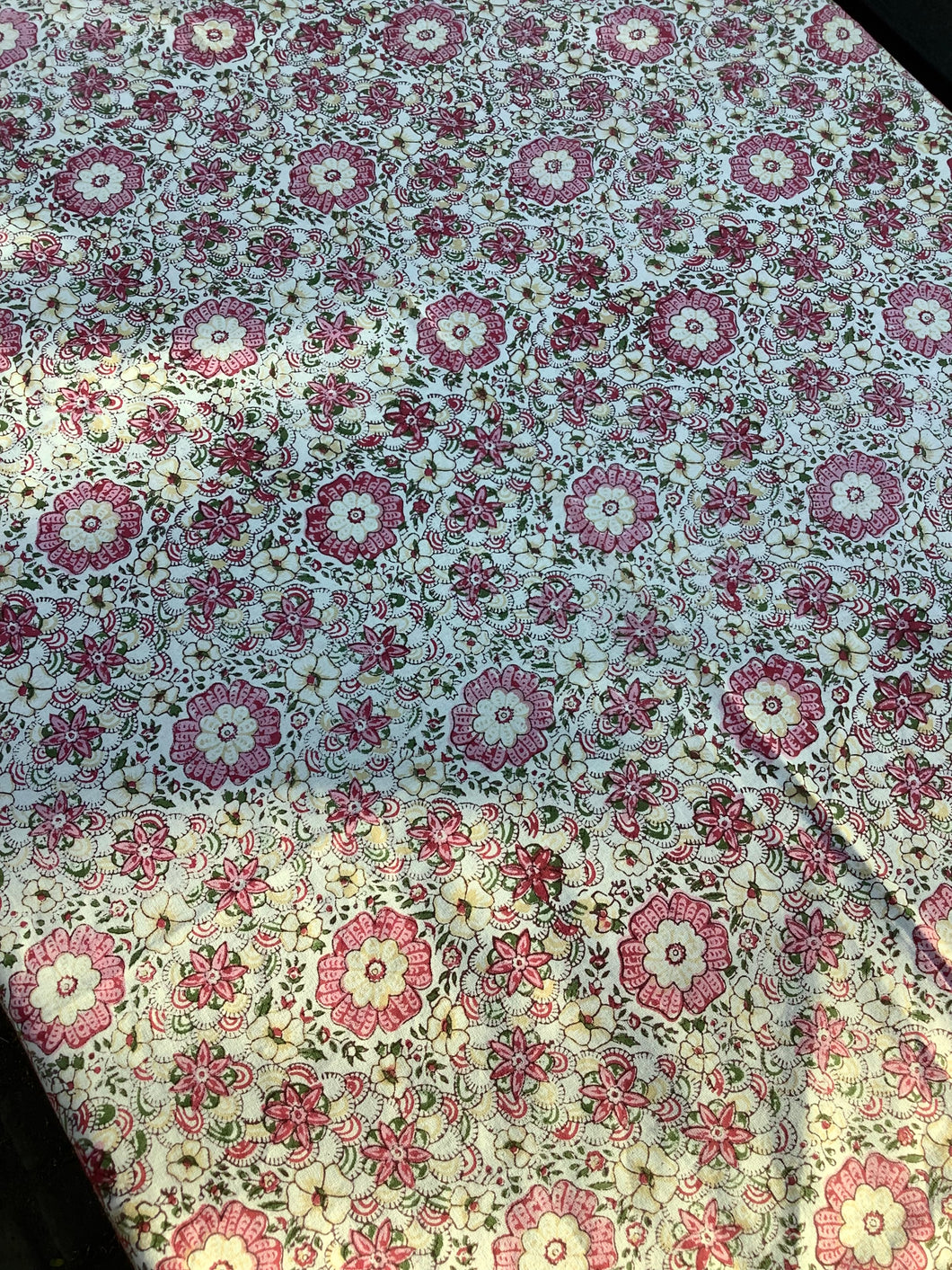 SHANTHA Table Cover