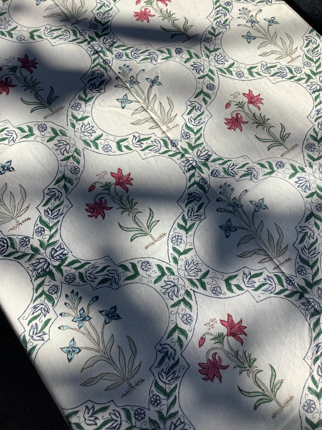 BRINDA Table Cover