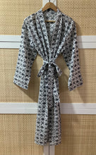 Load image into Gallery viewer, YASINA Long Kimono
