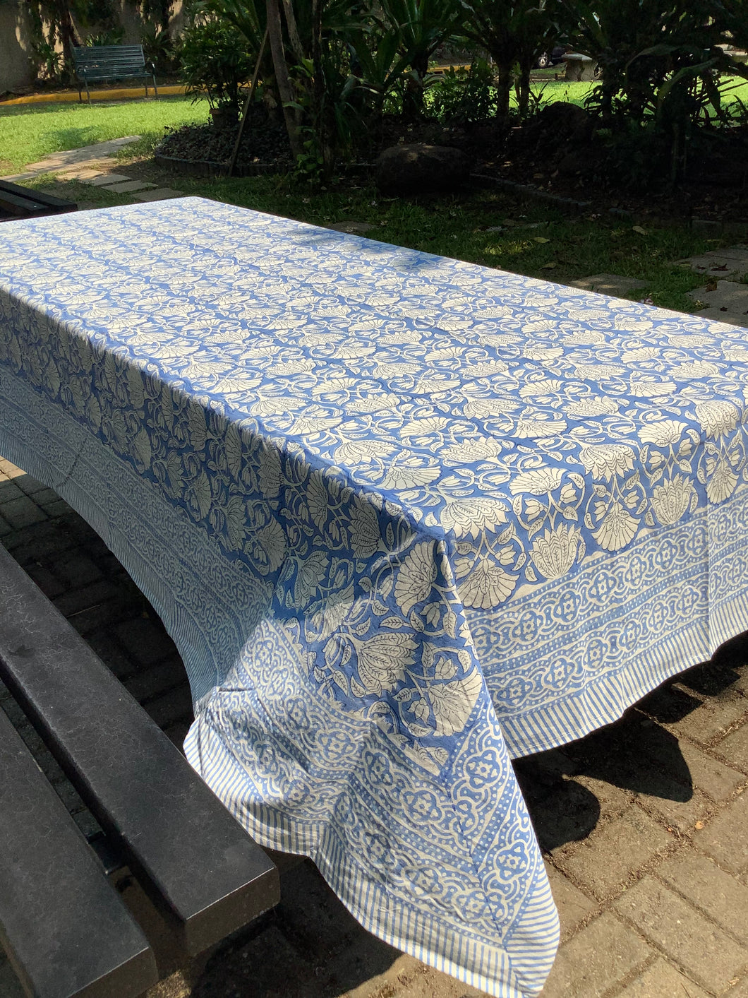 AMIR Table Cover