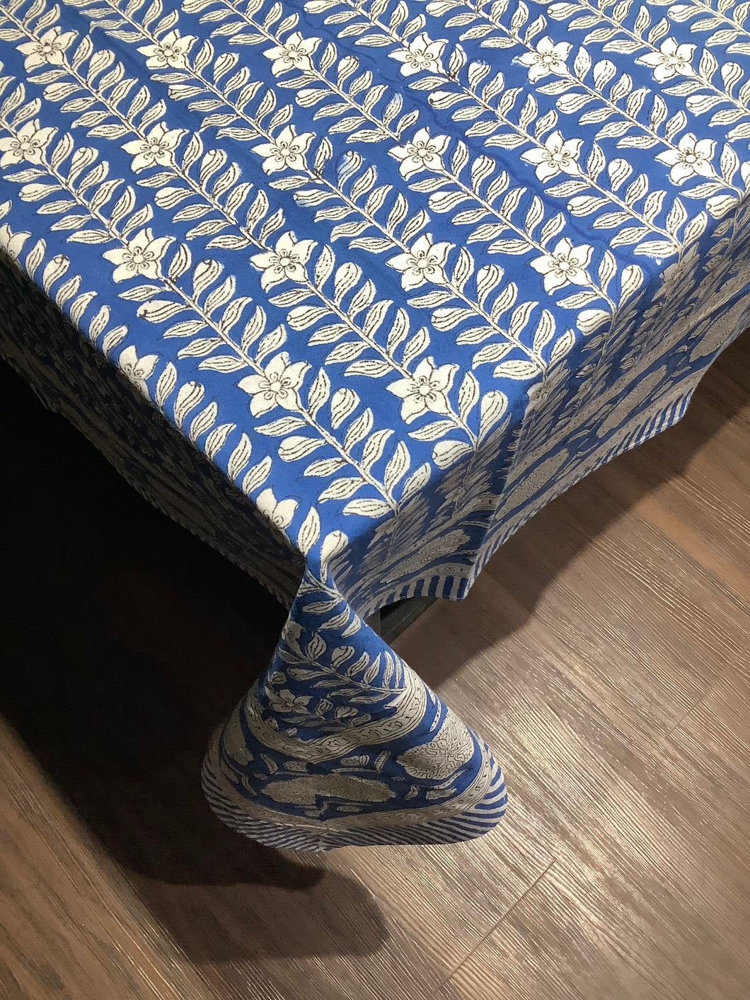 AHLAM Table Cover and Napkin Set