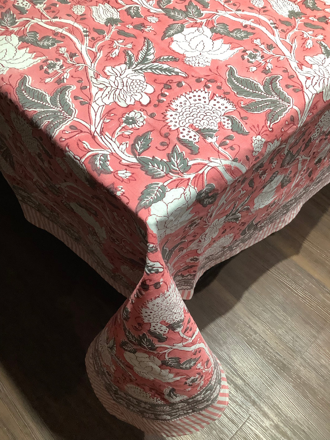ZAYRAH Table Cover and Napkin Set