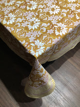 Load image into Gallery viewer, GAMANI Table Cover and Napkin Set
