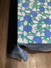 Load image into Gallery viewer, JINAN Table Cover and Napkin Set
