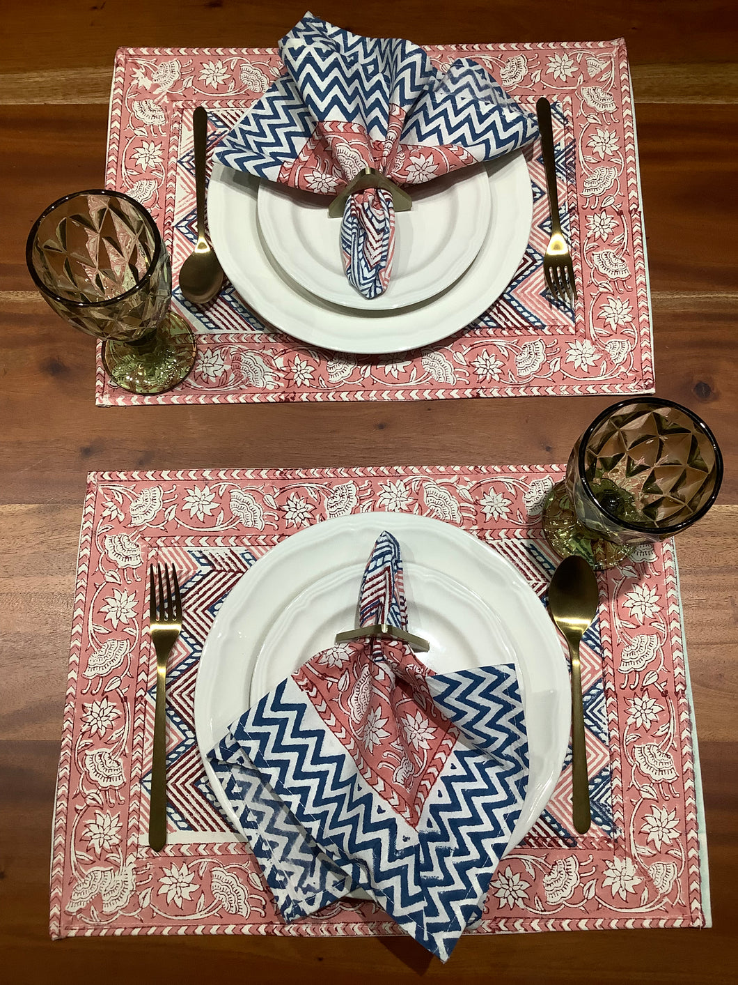 VIRA Placemat and Napkin Set