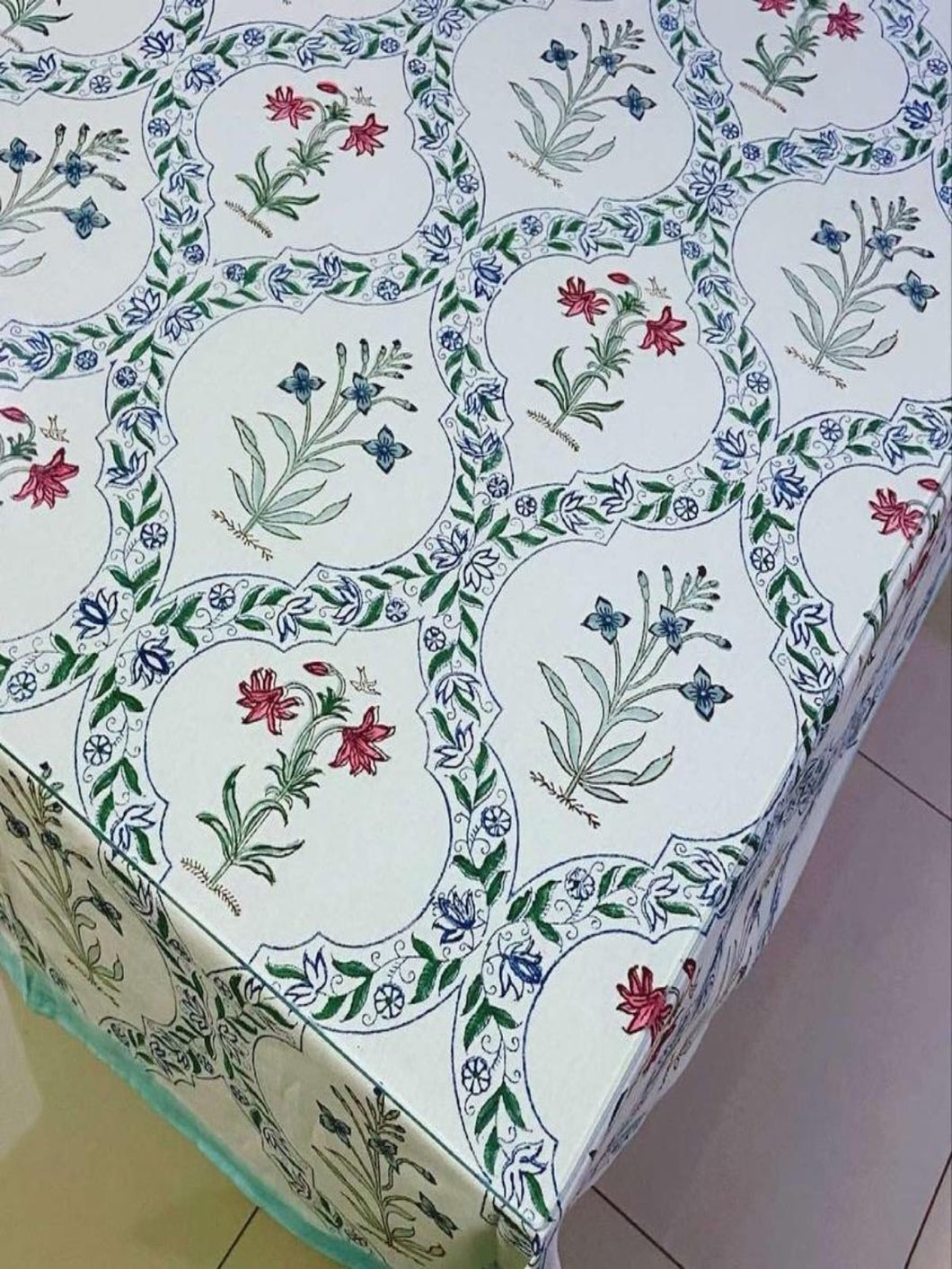 BRINDA Table Cover