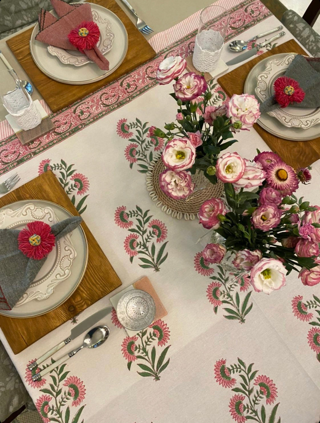 NAIRA Table Cover