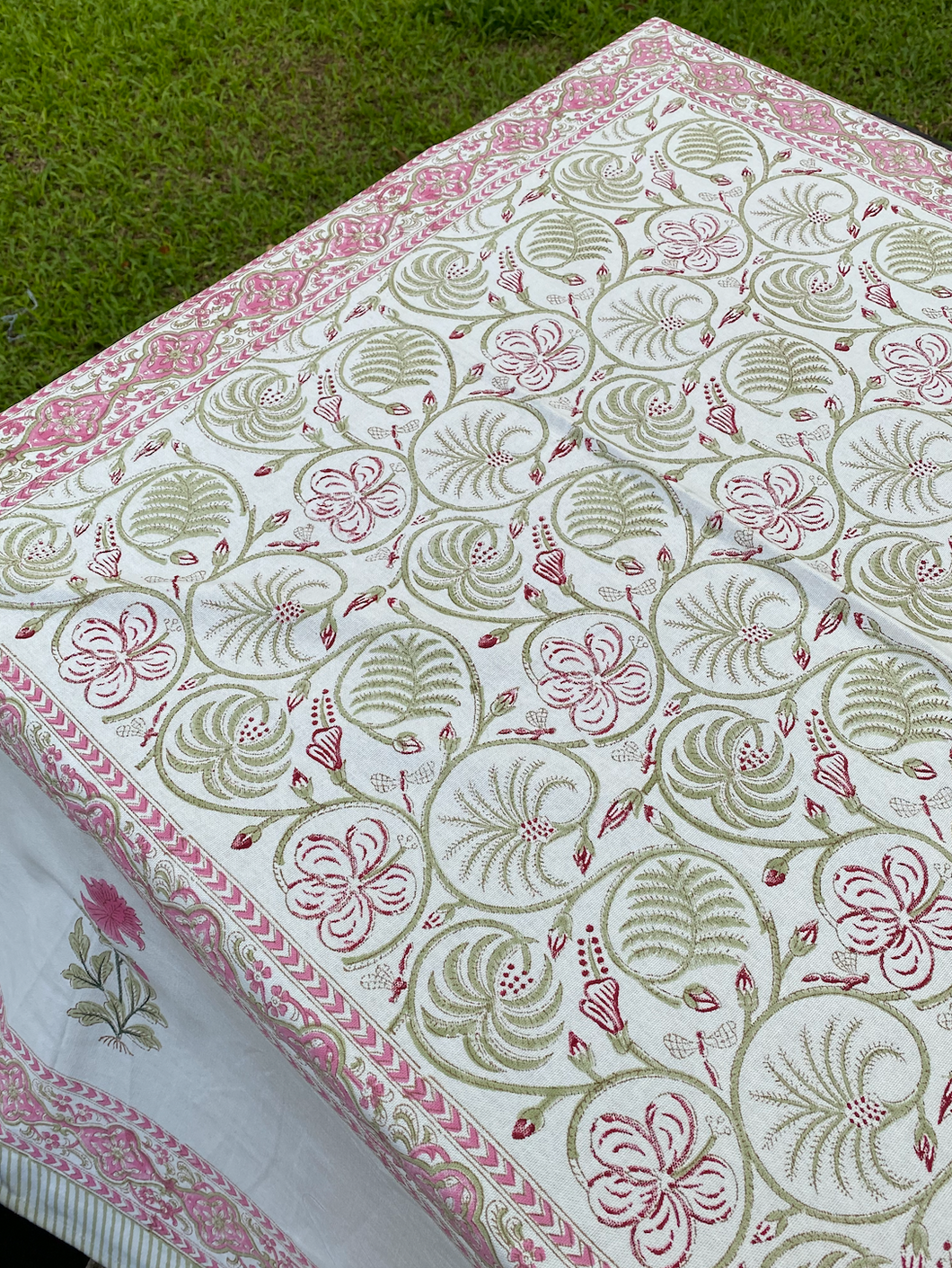 BINITA 6 seater Table Cover