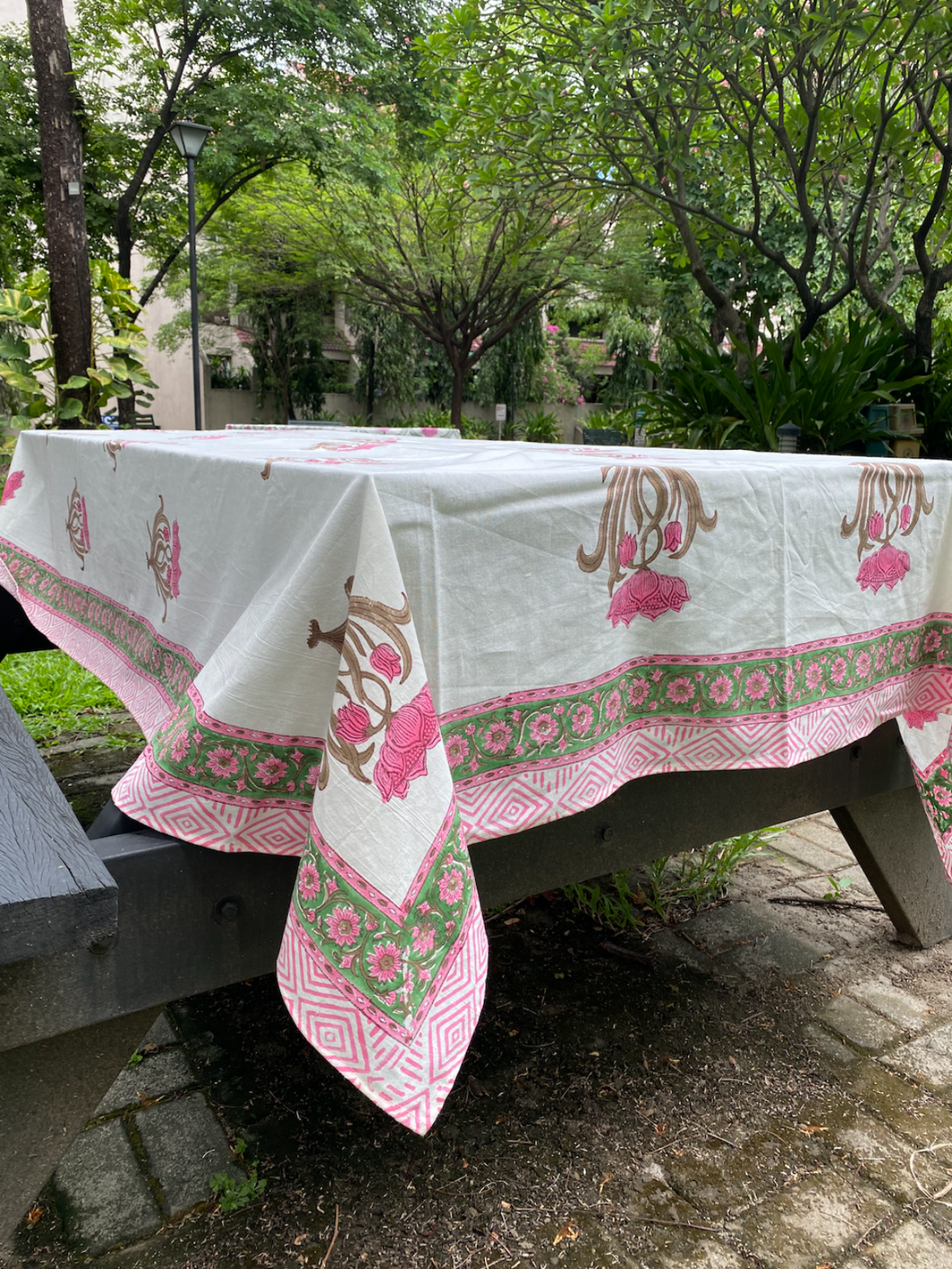 SANIA Table Cover