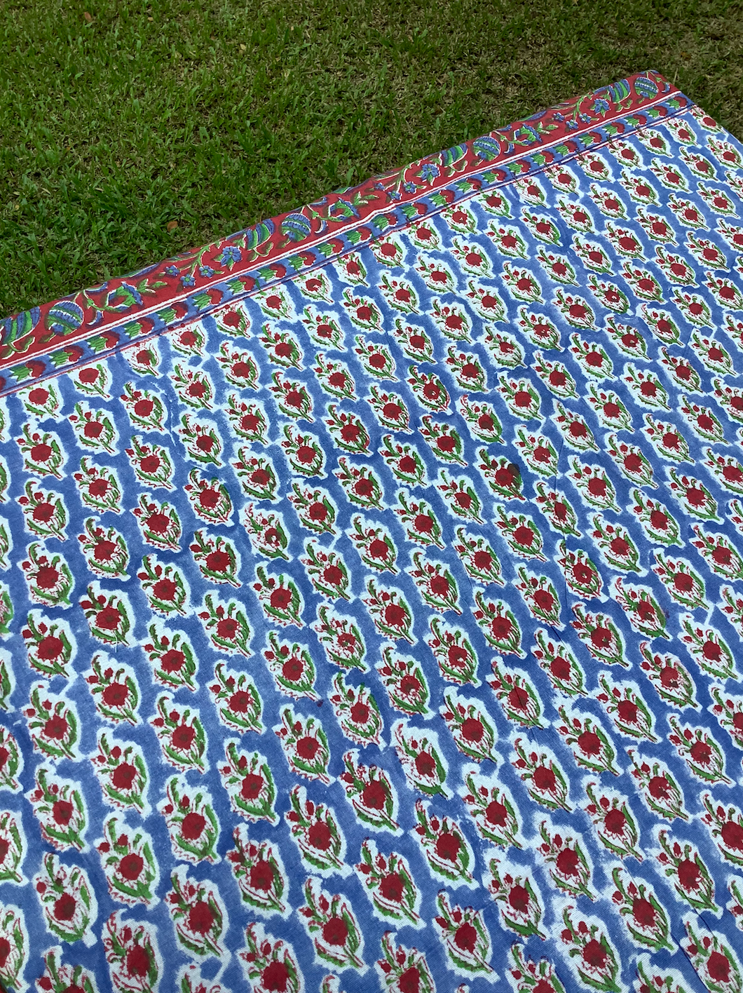 NEELAM Table Cover