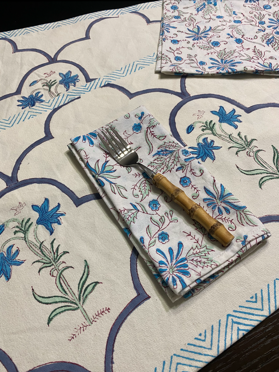FELICIA BLUE Placemat and Napkin Set