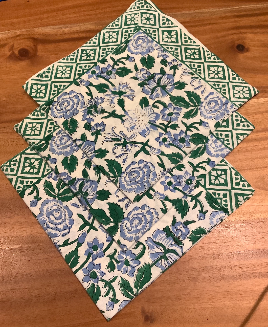 PERI AND GREEN Napkin Set