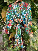 Load image into Gallery viewer, LETICIA WHITE Short Kimono
