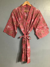 Load image into Gallery viewer, YASMEN Short Kimono
