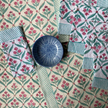 Load image into Gallery viewer, CAPRI and Magenta Placemat and Napkin Set
