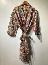 Load image into Gallery viewer, JOSEFA Short Kimono
