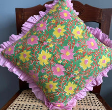 Load image into Gallery viewer, JUHI Throw Pillow
