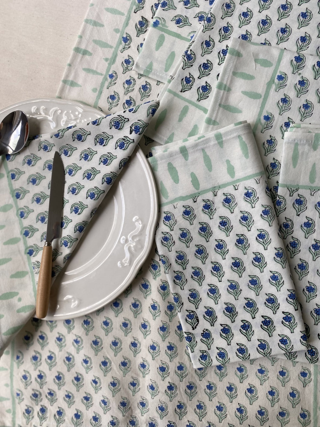 VIOLET and LEAF Placemat and Napkin Set