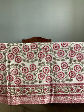 Load image into Gallery viewer, DAMPY Table Cover and Napkin Set
