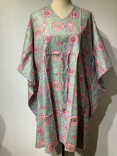 Load image into Gallery viewer, PINK DAISY Short Kaftan
