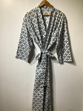 Load image into Gallery viewer, CARIDAD Long Kimono
