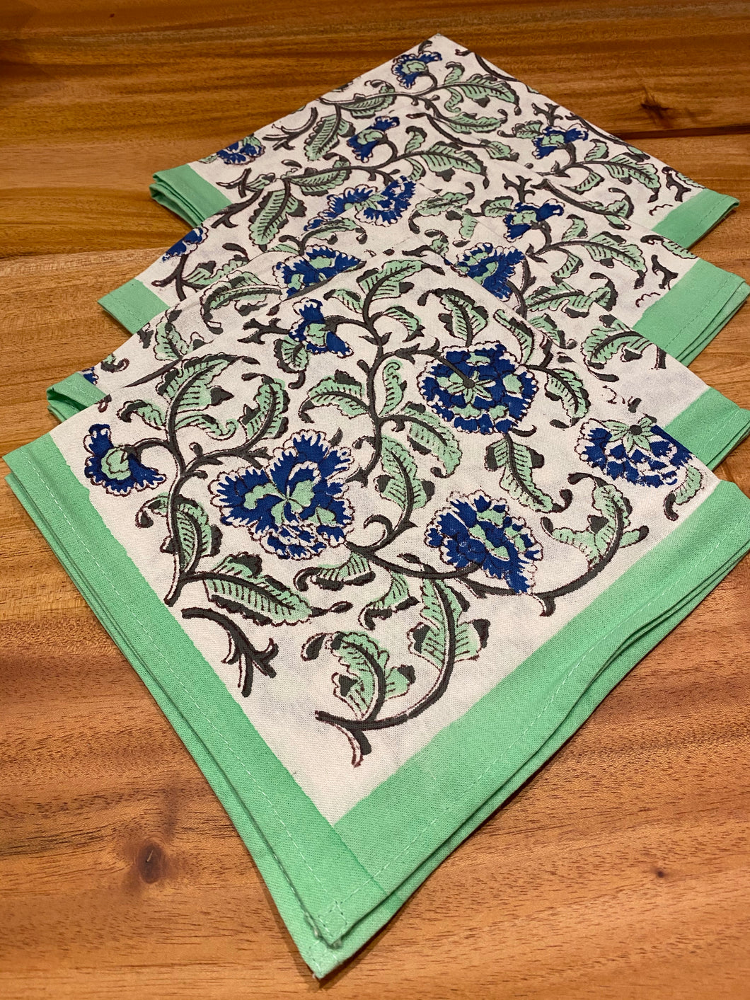 BLUE PETAL Napkin Set