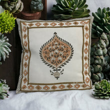 Load image into Gallery viewer, GARDENIA Throw Pillow Case
