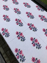 Load image into Gallery viewer, DAHALIA Table Cover
