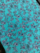 Load image into Gallery viewer, MAHIKA Table Cover and Napkins Set
