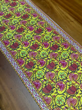 Load image into Gallery viewer, AURELI Table Runner
