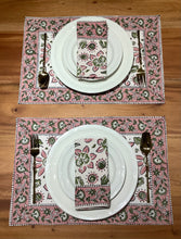Load image into Gallery viewer, SALMON FLORAL Placemat and Napkin set
