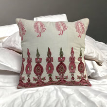 Load image into Gallery viewer, CELOSIA Throw Pillow Case
