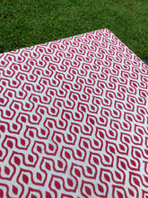 Load image into Gallery viewer, MOSKE RED Table Cover
