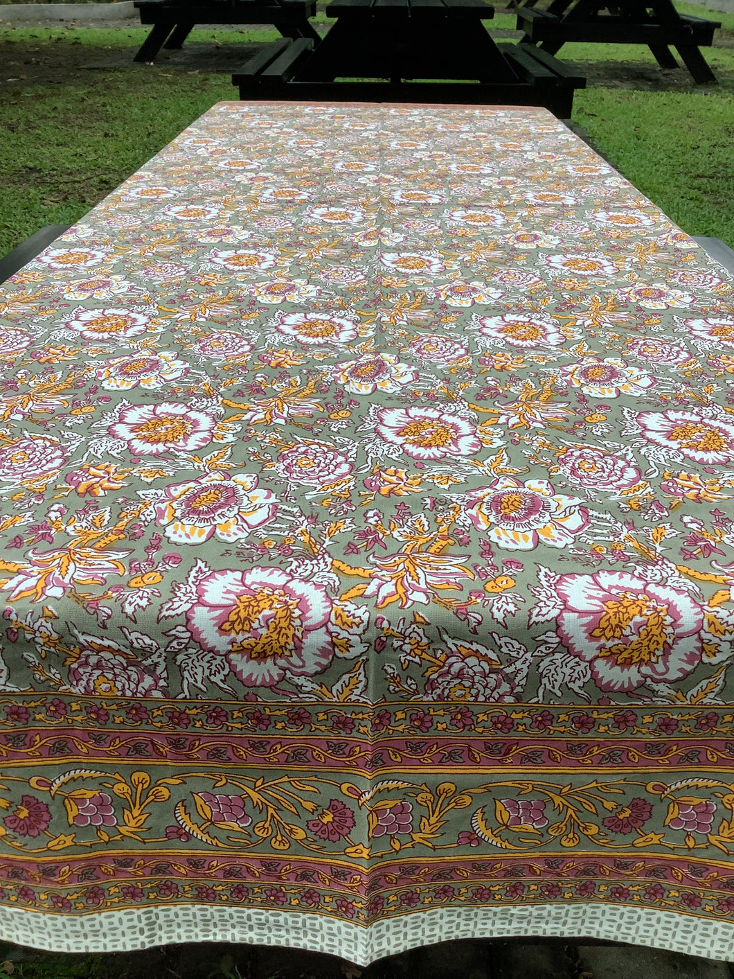 OLIVE HIBI Table Cover and Napkin Set